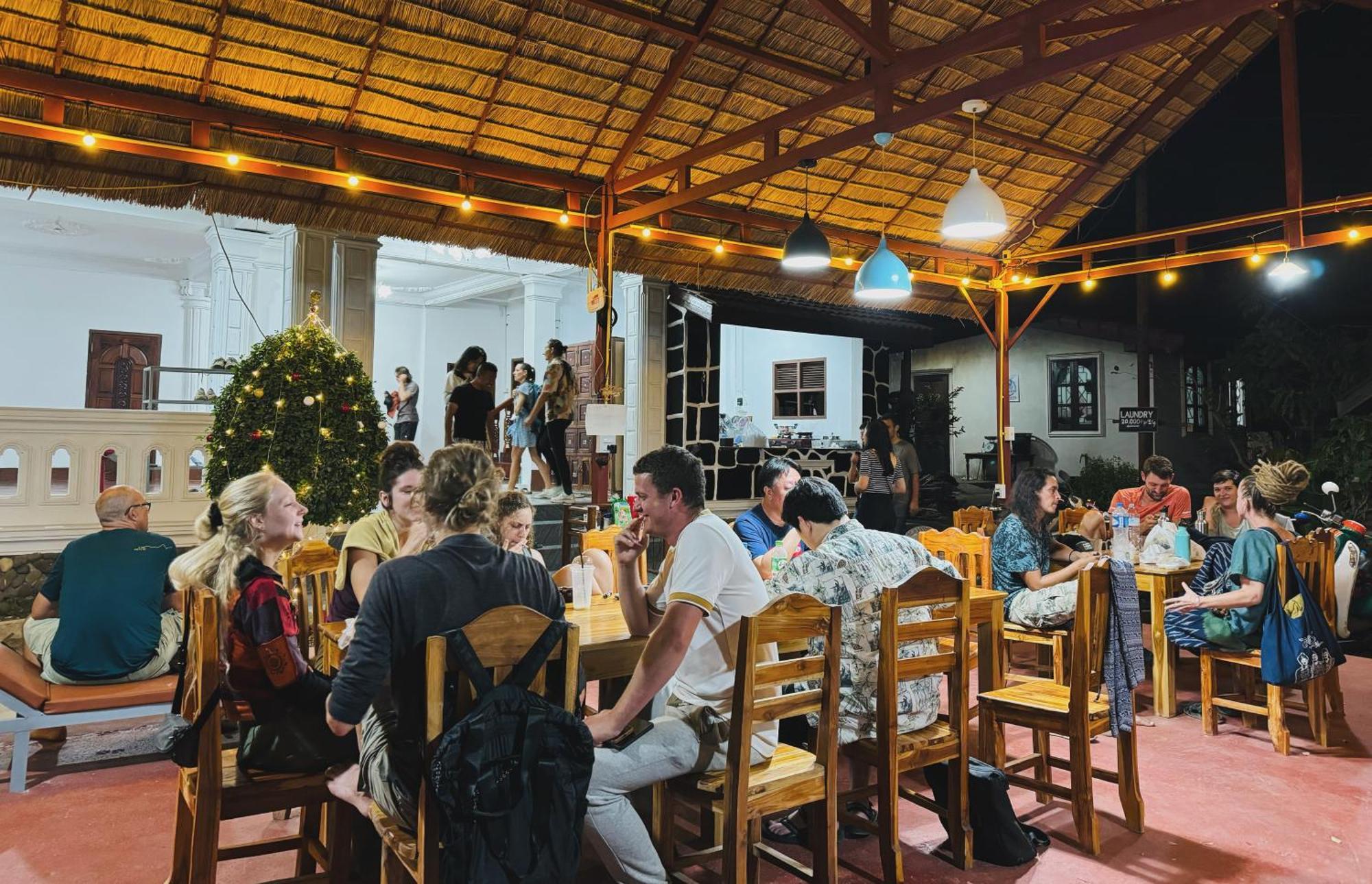 Sabai Sabai Backpackers Hostel 루앙프라방 외부 사진