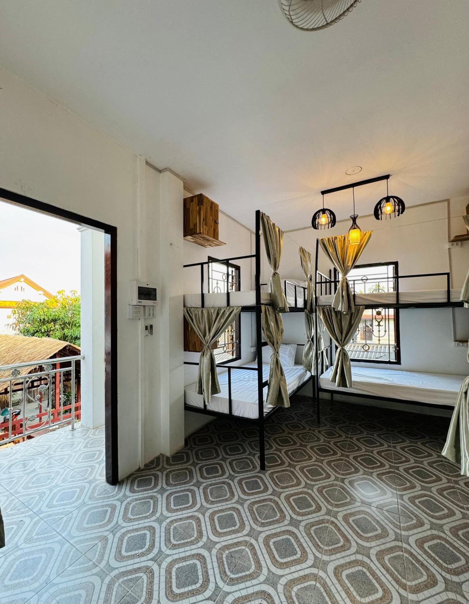 Sabai Sabai Backpackers Hostel 루앙프라방 외부 사진