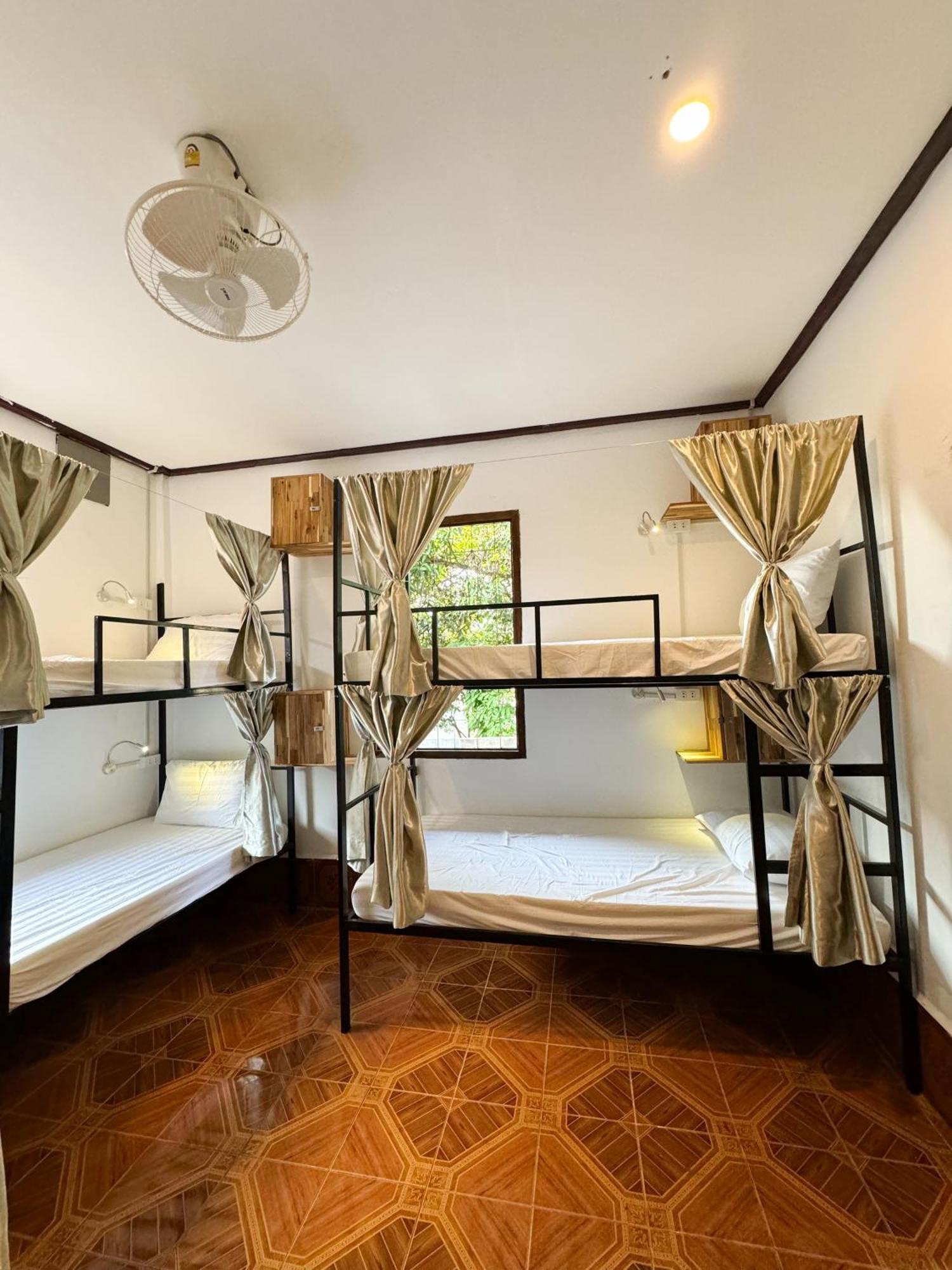 Sabai Sabai Backpackers Hostel 루앙프라방 외부 사진