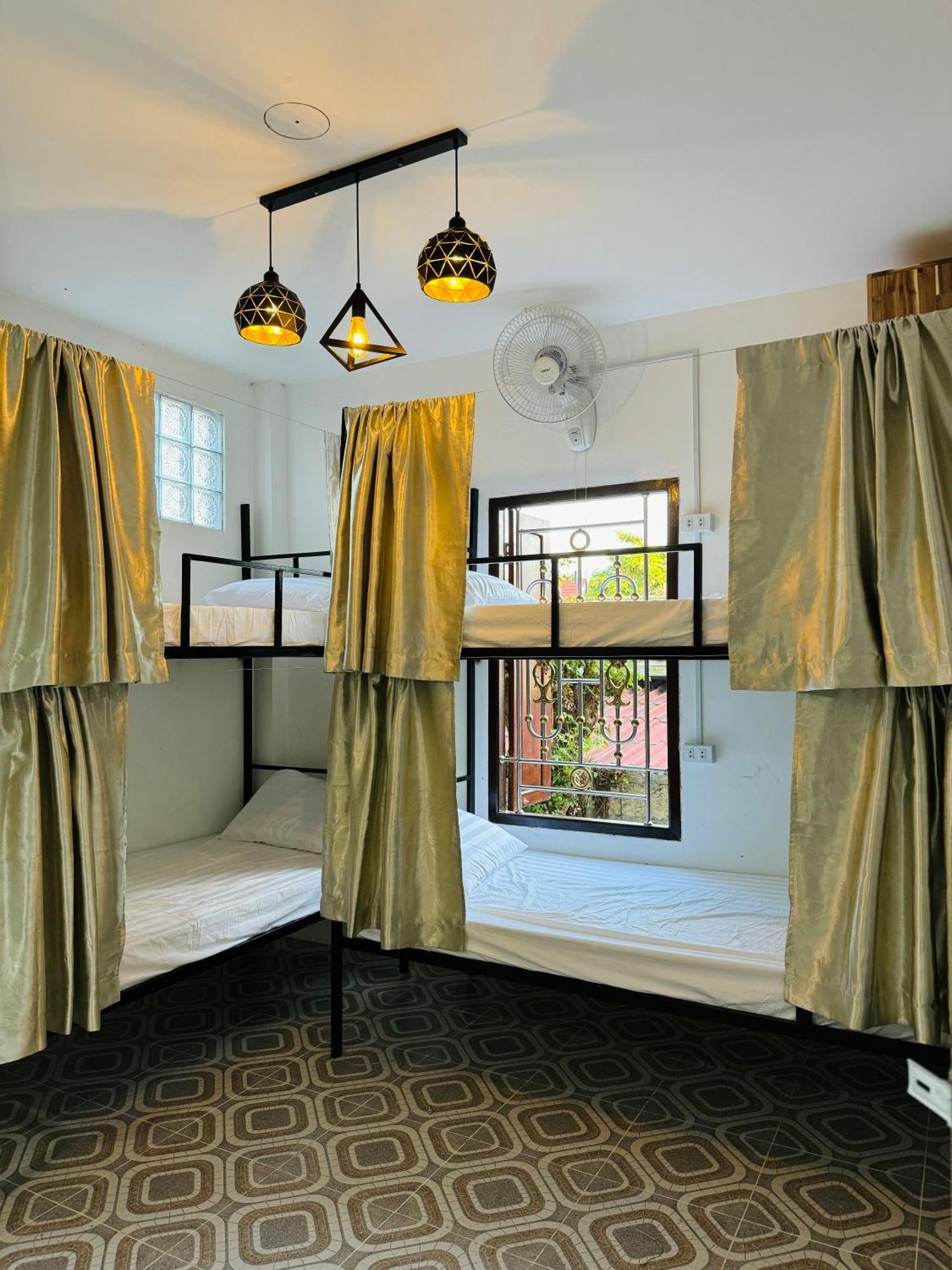 Sabai Sabai Backpackers Hostel 루앙프라방 외부 사진