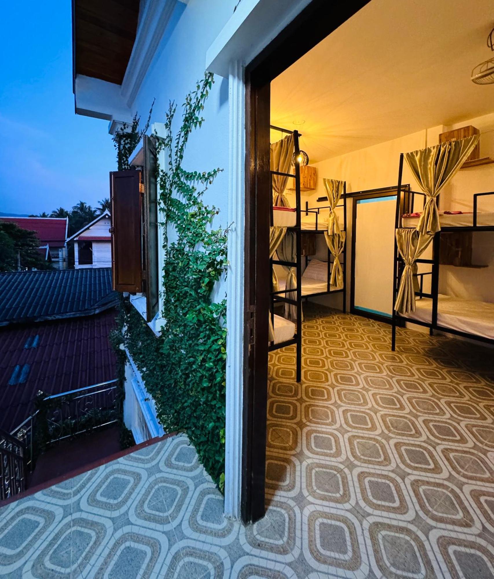 Sabai Sabai Backpackers Hostel 루앙프라방 외부 사진