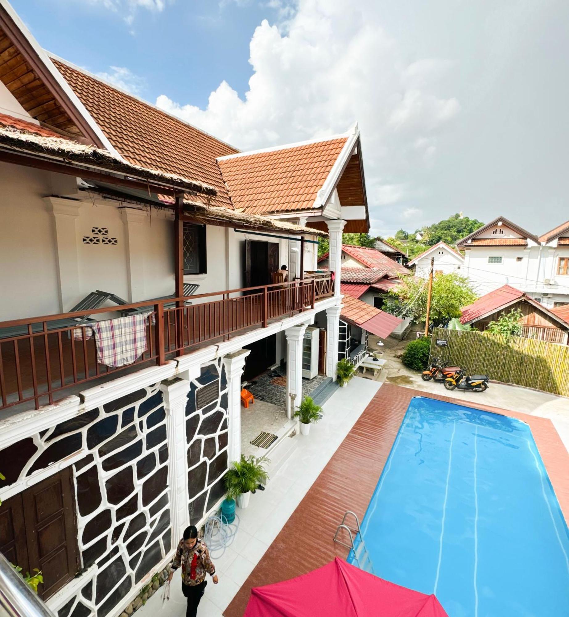 Sabai Sabai Backpackers Hostel 루앙프라방 외부 사진